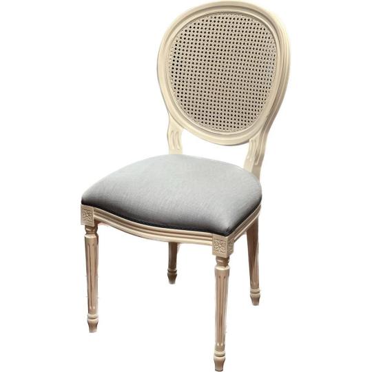 vidiecke klasicke kulate operadlove cierne stolicky jedinecna stolicka jedalen kuchyna obyvacka mediteranska rustikalna trstinove operadlo biela provensalska calunene stolicky lameridiana interierovy dizajn.jpg